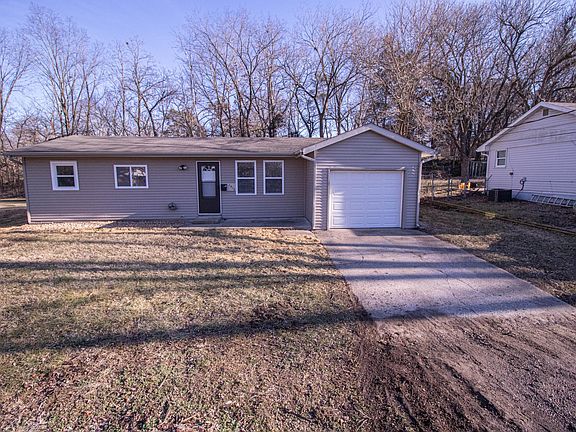 5th image of 2906 Flora Dr