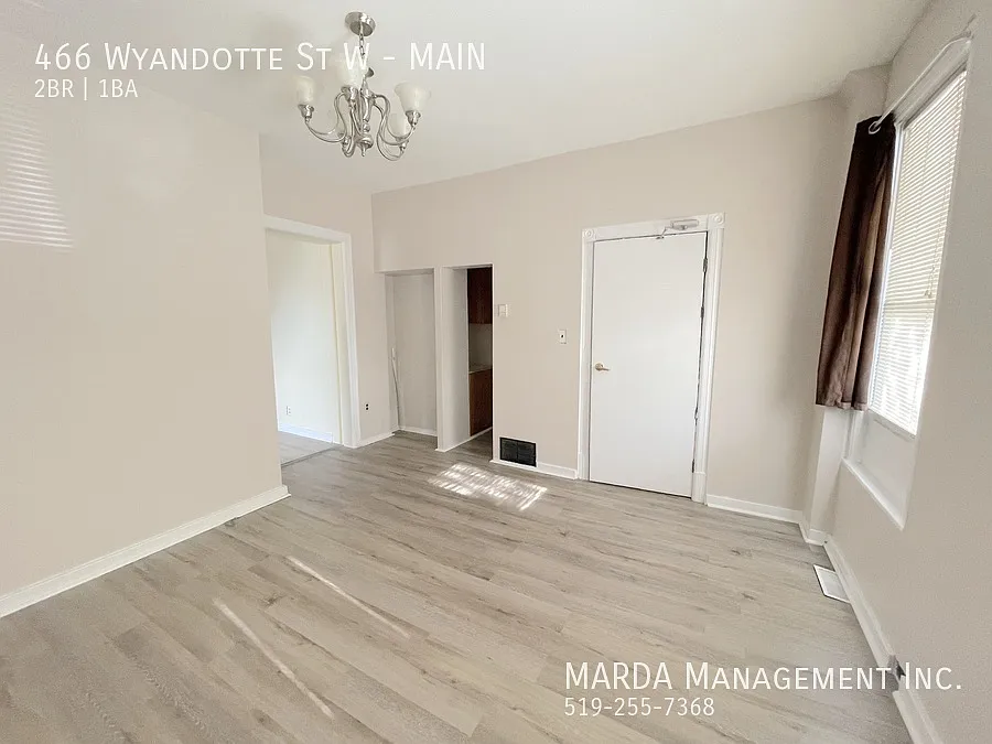Cozy 2 Bedroom 1 Bath Main Floor Unit+ 50% Gas — Photo 2