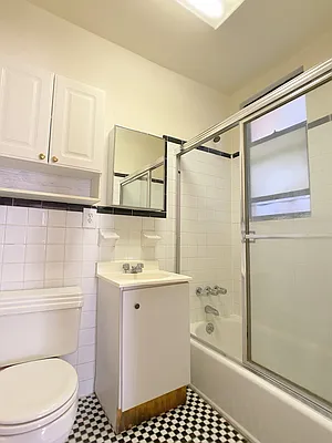 Rented by Oxford Property Group | media 16