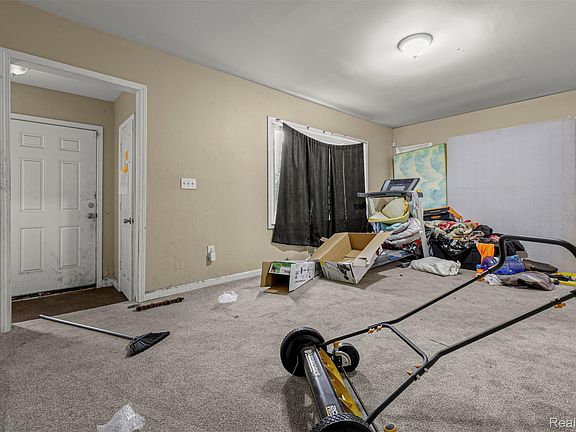 4th image of 11735 Hartwell St