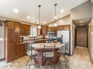 700 W 1st Ave, Lennox, SD 57039
