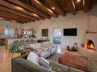 312 Los Cordovas Dr, Ranchos De Taos, NM 87557