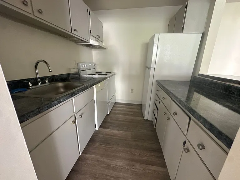 University Park Apartments near Cornell University — Photo 259