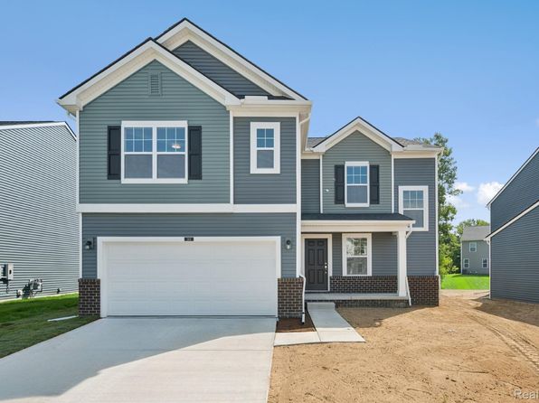 368 Edge Brook Dr