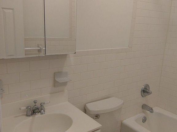 5th image of 52 W 56th St #4E