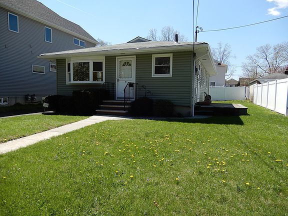 3rd image of 82 Burgher Ave