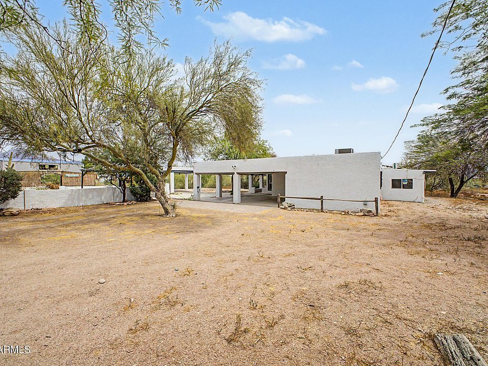 1st image of 1065 W WHITELEY Street