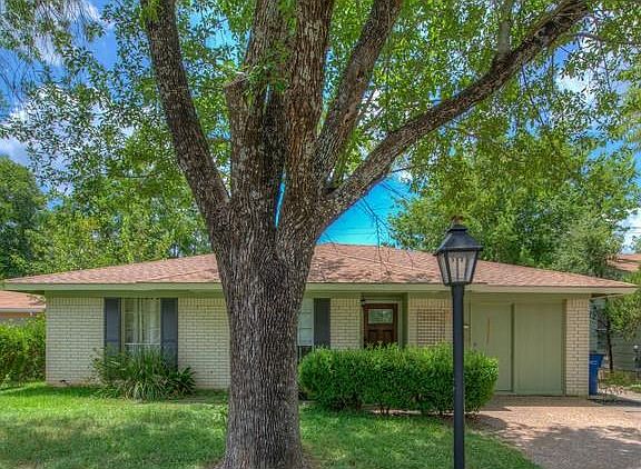 3rd image of 8526 Woodstone Dr