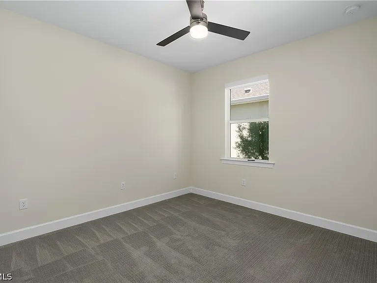 42186 Edgewater Dr — Photo 18