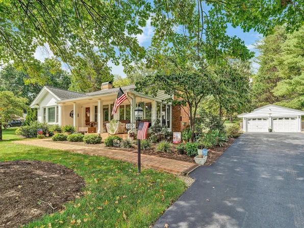 1419 Crestmoor Dr SW, Roanoke, VA 24018