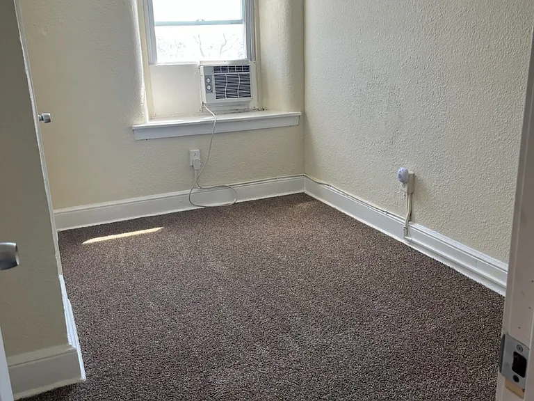 204 Pearl St — Photo 10