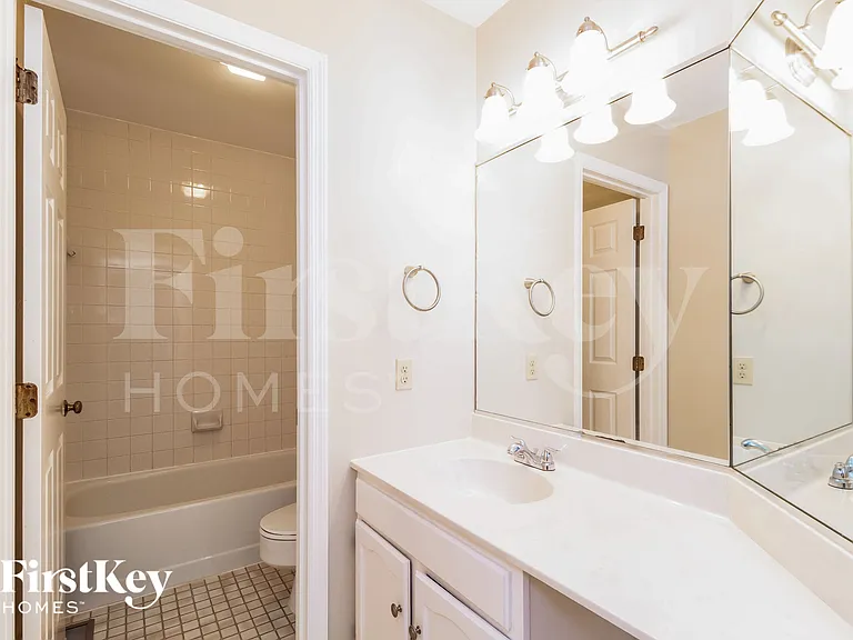 7247 Cinnamon Woods Dr — Photo 14