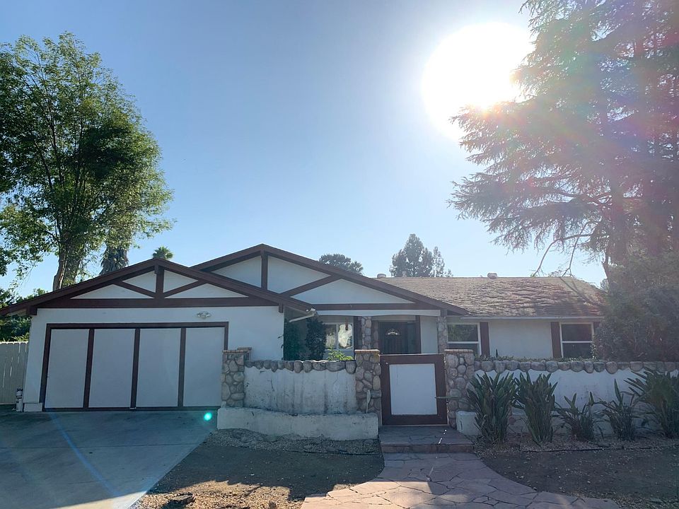 1st image of 16680 Cresta Dr