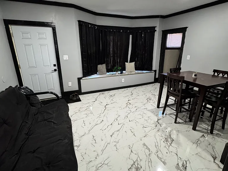 3761 Whitney St — Photo 2
