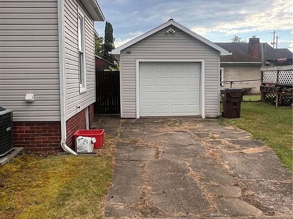 3rd image of 161 Woodland Ave