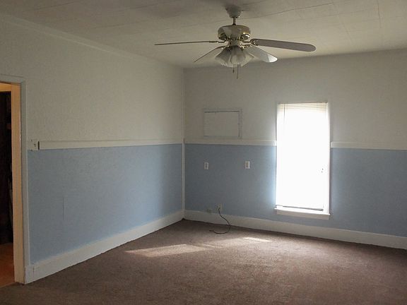 Living room 15.5 x 13.6