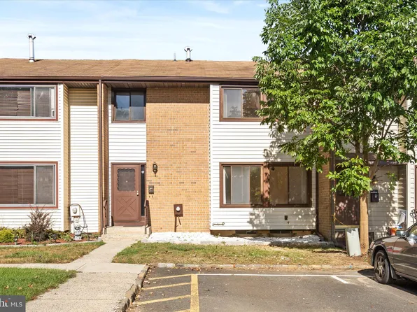 24 Twin Rivers Dr N, East Windsor, NJ 08520