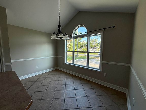 5th image of 37 Cochise St