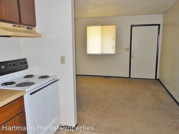 3rd image of 809 Patty Dr APT E