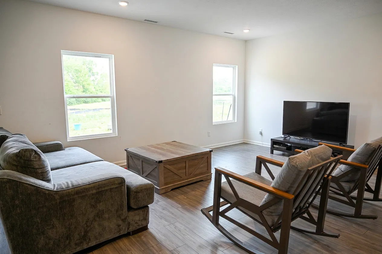 5 bed, 2856 sqft, $2,800 — Photo 4