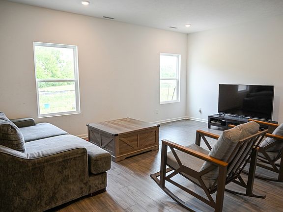 5th image of 4252 Sedgewick Ln