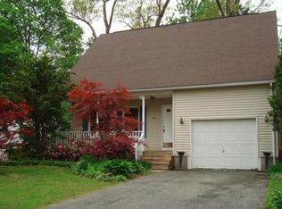 24 Ferncroft St, Longmeadow, MA 01106