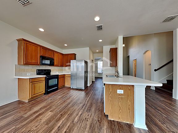 3rd image of 848 Bowie Dr