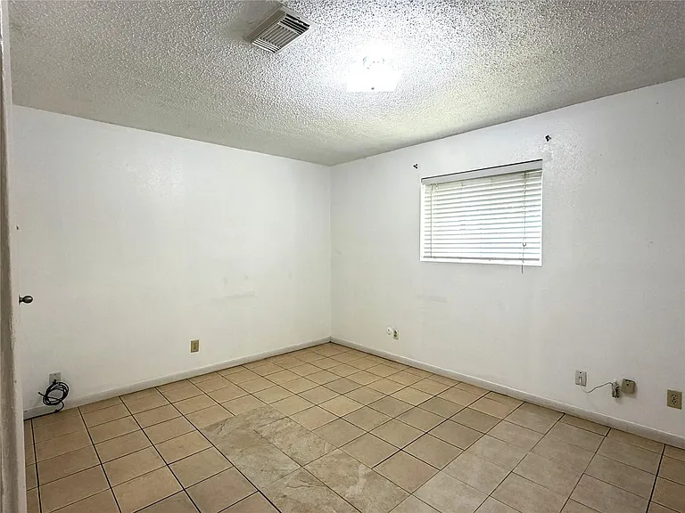 8842 Barton St — Photo 7