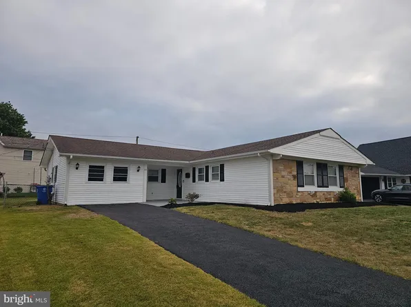44 Gardenbrook Ln, Willingboro, NJ 08046