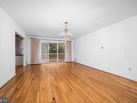 3rd image of 8114 Langbrook Rd