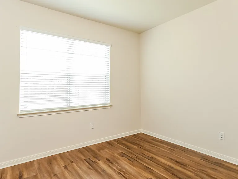 7928 Bluewater Cv — Photo 12