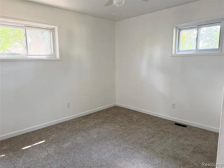 26225 Hopkins St — Photo 6