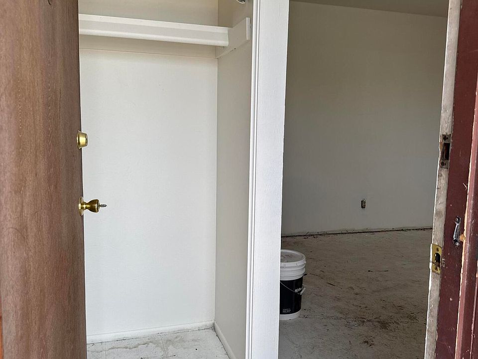 1st image of 1455 W Roger Rd