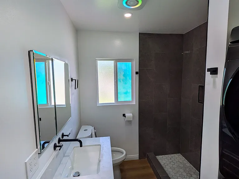 5052 Baldwin Park Blvd — Photo 8