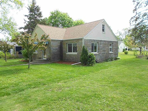 3rd image of 112 Hilltop Dr
