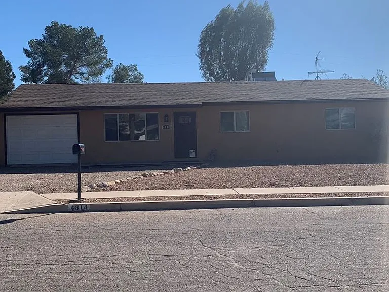 4814 E Hampton St — Photo 1