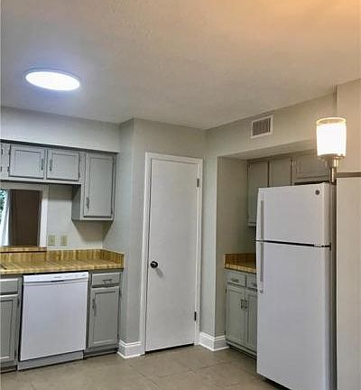 4th image of 1350 Park Dr
