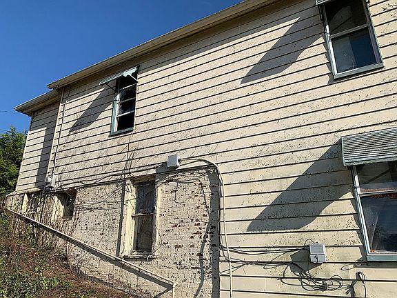 5th image of 213 Luella Ave
