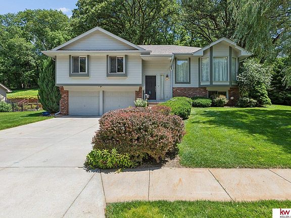 2nd image of 105 Martin Dr