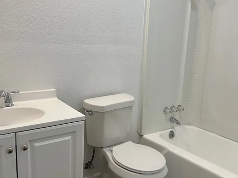 T-Square Apartments — Photo 11