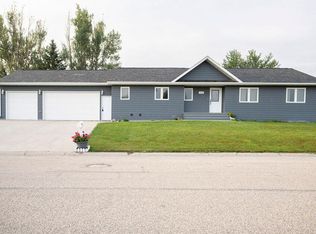 1315 8th St SW, Jamestown, ND 58401