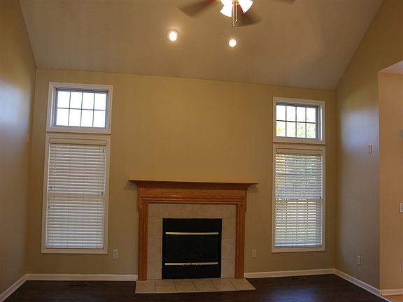 2nd image of 1855 Woodside Dr
