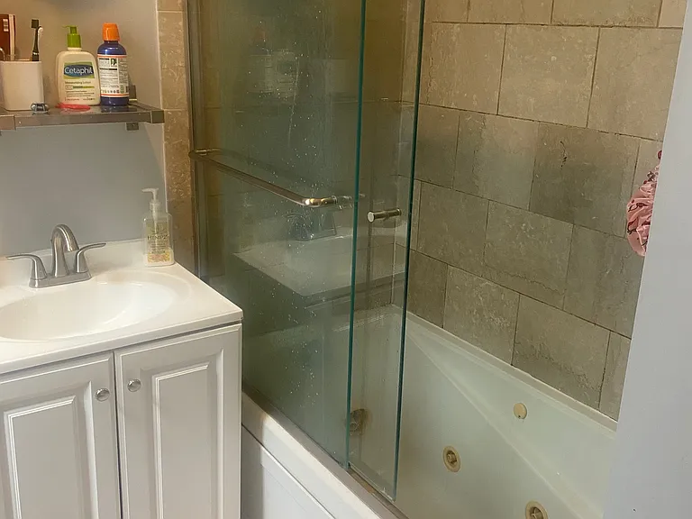 1151 W Erie St #3R — Photo 11