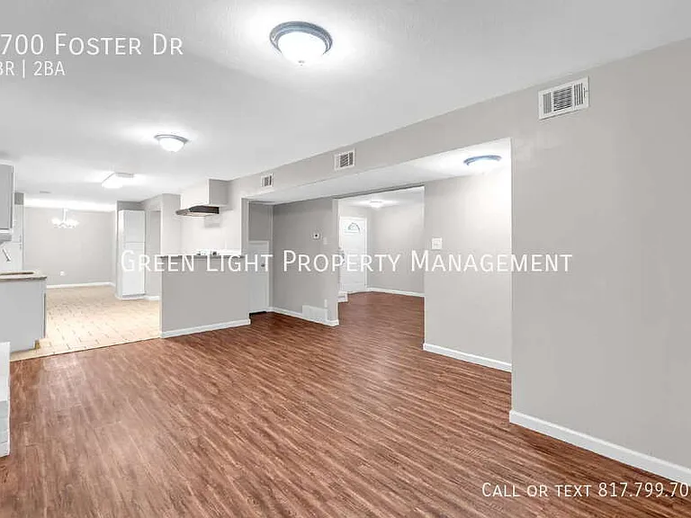 1700 Foster Dr — Photo 12