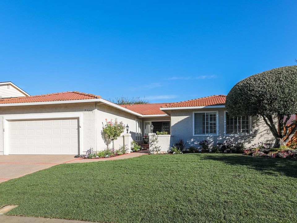 1st image of 21095 Lauretta Dr