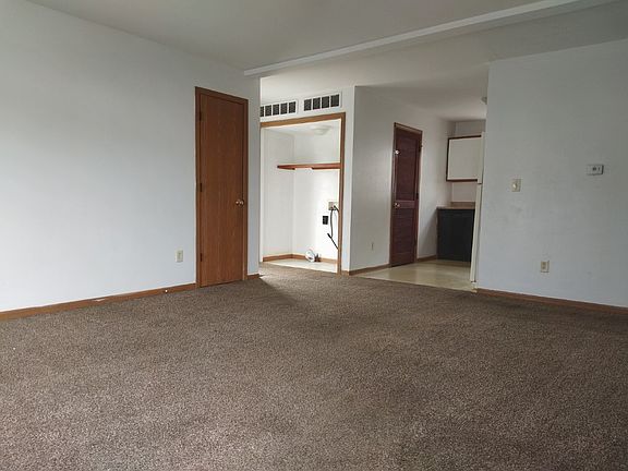 2nd image of 320 Stone Dr #A
