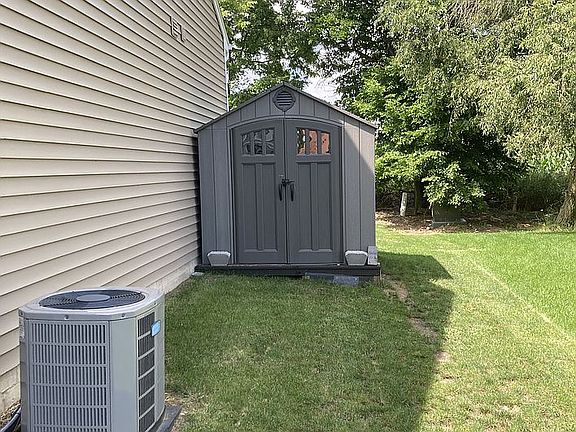 2nd image of 609 Freds Ct