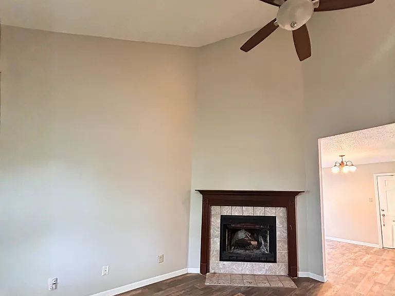2219 Summer Breeze Way — Photo 3