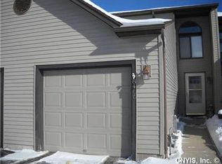 8456 Bubbling Springs Dr, Baldwinsville, NY 13027