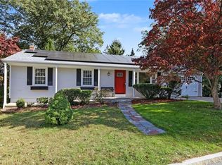 11 Beauregard Ave, Lincoln, RI 02865